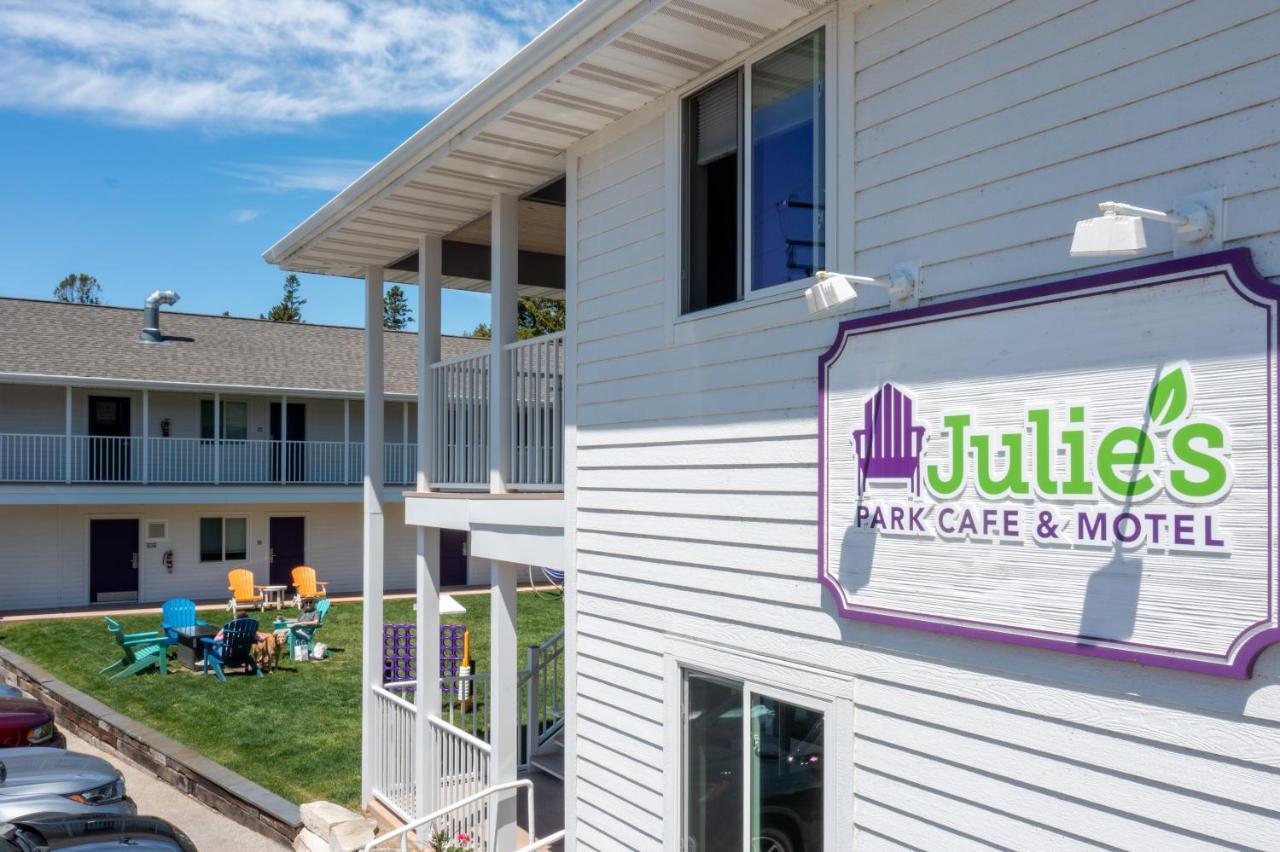 Julie'S Park Cafe & Motel Fish Creek Dış mekan fotoğraf